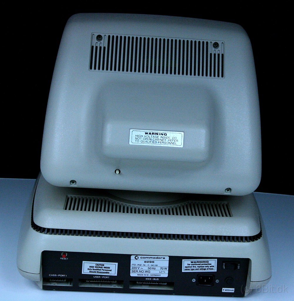 Commodore Pet 8296 15.JPG